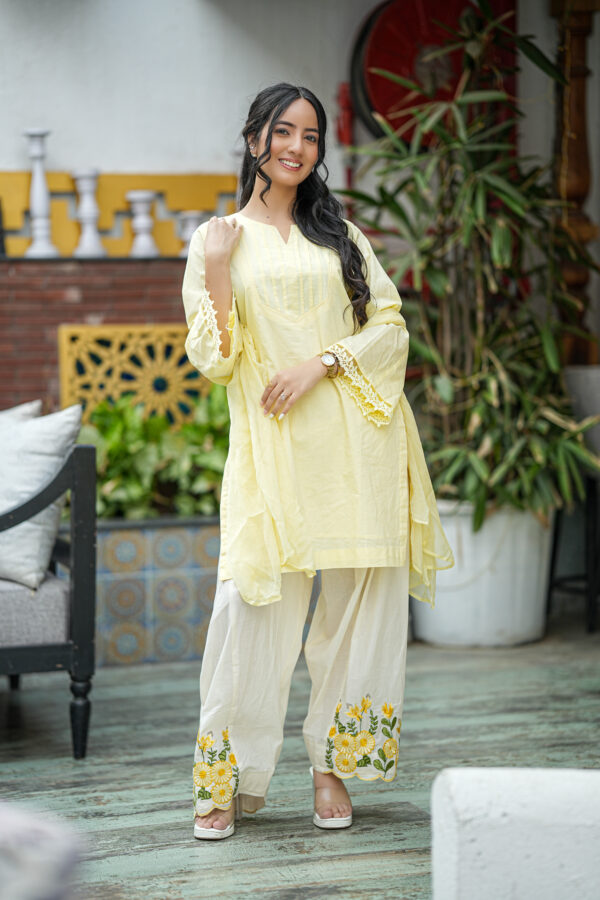 THIS BUTTER YELLOW KURTA SET BLENDS COMFORT WITH EFFORTLESS ELEGANCE