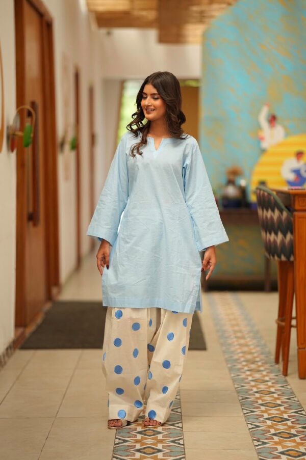 THIS POWDER BLUE KURTA SET COMBINES EVERYDAY COMFORT WITH CONTEMPORARY ELEGANCE