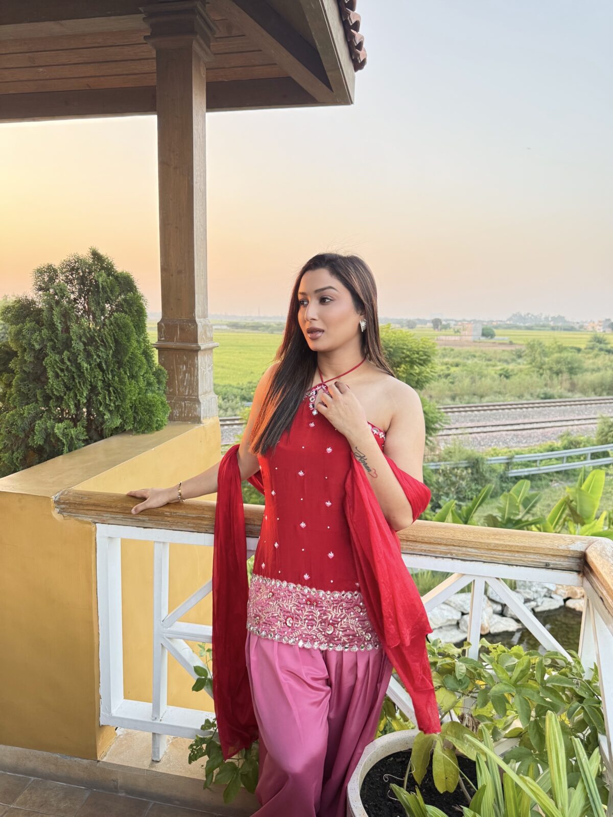 THIS HALTER-STYLE EMBROIDERED KURTI
